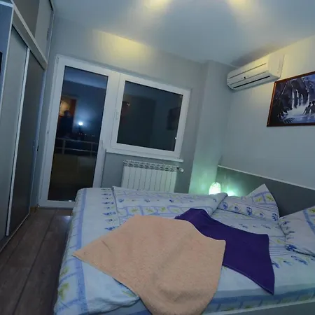 Sc & Entertainment Srl Apartment *