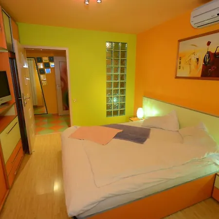 Sc & Entertainment Srl Apartment *